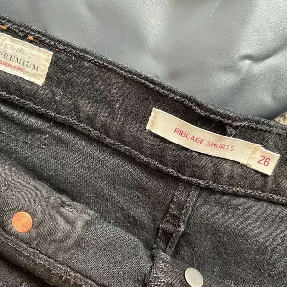 levi’s shorts - Picture 3 of 3